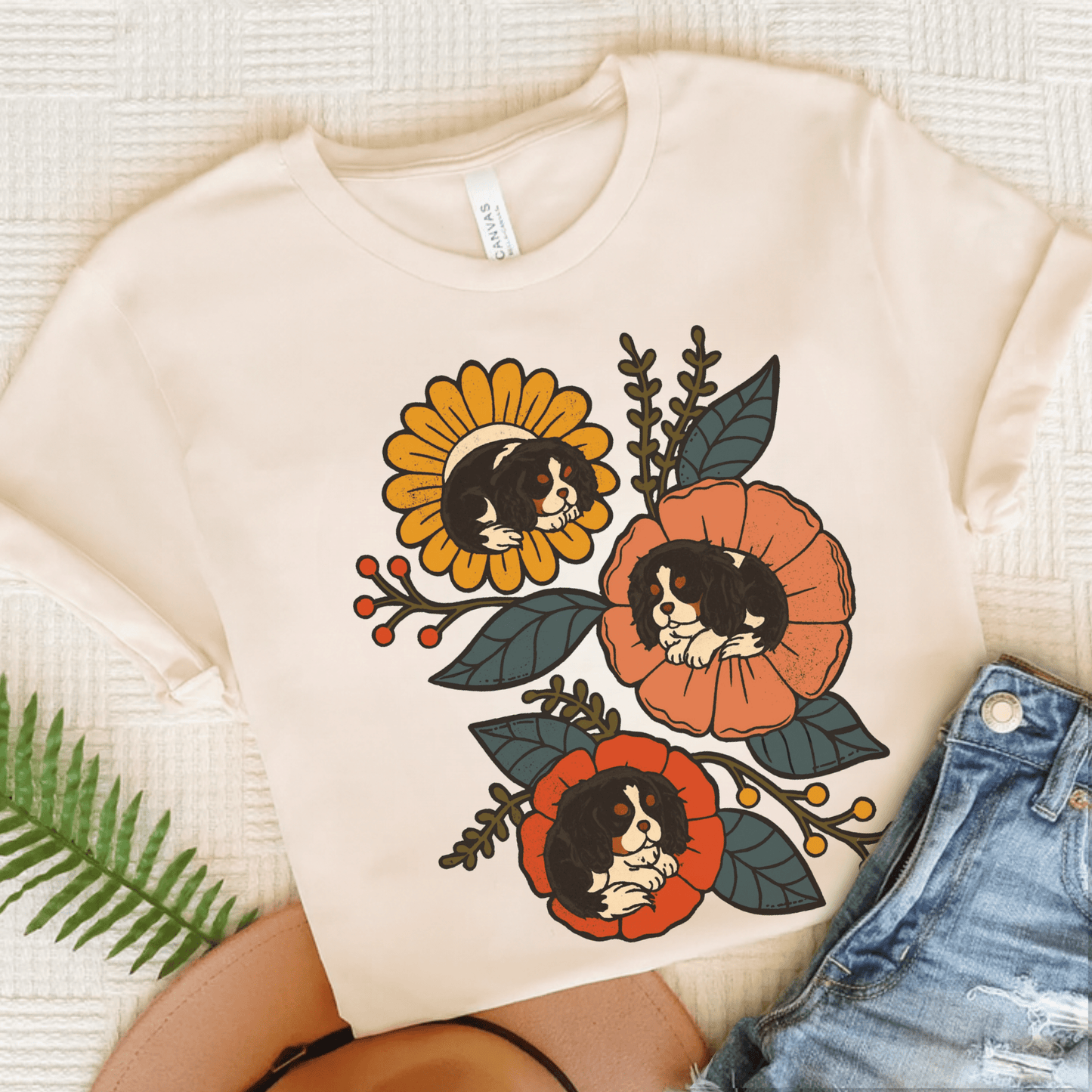 Tricolor Cavalier Sleeping Flowers Tshirt Natural